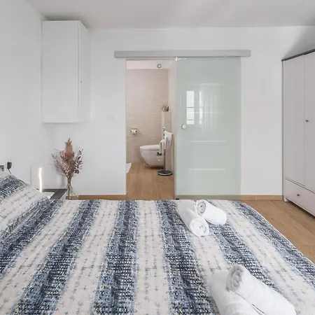 4 Bedroom Cozy Home In Dracevac