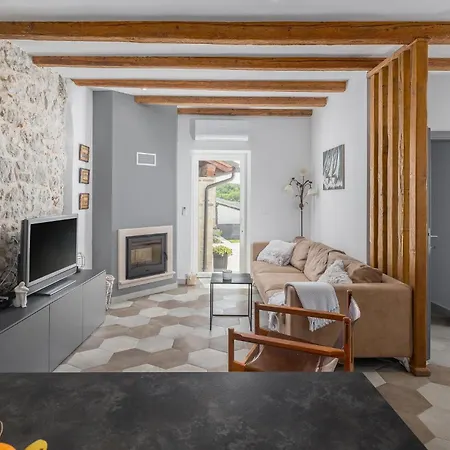 Ferienhaus Lovely In *
